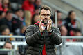 Fussball, 2. Bundesliga, FC Würzburger Kickers - Hannover 96       -  v.li.: Trainer Bernd Hollerbach (FC Würzburger Kickers) applaudiert, Applaus, klatscht in die Hände, klatschen , Fussball, 2. Bundesliga, FC Würzburger Kickers - Hannover 96, [Foto: foto2press.de, Schwarzwaldstraße 19, 69124 Heidelberg - Tel +49 (0)6221 718837 - info@foto2press.de - www.foto2press.de - Veröffentlichung nur mit Urheberangabe gegen Honorar gestattet und Belegexemplar erbeten *** Lieferung erfolgt ausschließlich unter Anerkennung der AGB, einzusehen unter http://www.foto2press.de/agb *** Foto nur für redaktionelle Verwendung - no model release!]