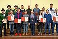 Ehre, wem Ehre gebührt: Bürgermeister René Schlehr (vorn, mit der Amtskette) ehrte die erfolgreichen Sportler seiner Großgemeinde beim Neujahrsempfang der Stadt Prichsenstadt.