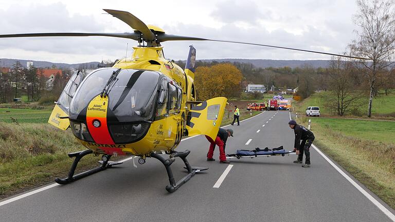 Der Rettungshubschrauber Christoph 18 aus Ochsenfurt wurde alarmiert, musste aber ohne die Patientin wieder abfliegen: Aufgrund ihres instabilen Zustandes wurde sie mit dem Rettungswagen transportiert.