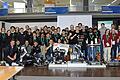 Die diesjährigen Teilnehmerinnen und Teilnehmer beim RoboCup@Work-Wettbewerb in der Nürnberger Messehalle.