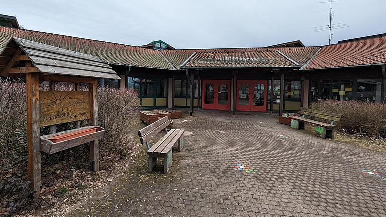 Auchg die Sandberger Grundschule sowie der Baufhof würden an das Nahwärmenetz angeschlossen werden, sollte es kommen.