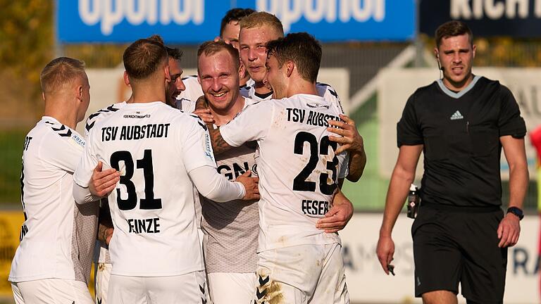 Gibt es für die Spieler des TSV Aubstadt im Heimspiel gegen den FC Pipinsried Grund zum Jubeln? Gibt es für die Spieler des TSV Aubstadt im Heimspiel gegen den FC Pipinsried Grund zum Jubeln?