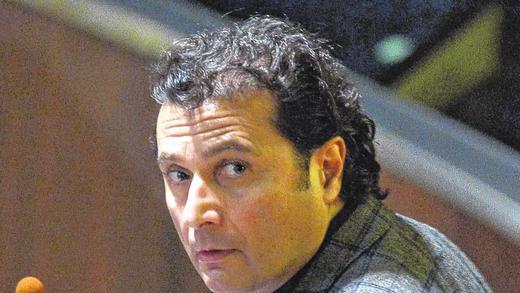 Schuldspruch: Francesco Schettino, der Ex-Kapitän des Kreuzfahrtschiffs &bdquo;Costa Concordia&ldquo; (im Bild bei seiner Schlusserklärung am Mittwoch vor Gericht), ist zu 16 Jahren Haft verurteilt worden.