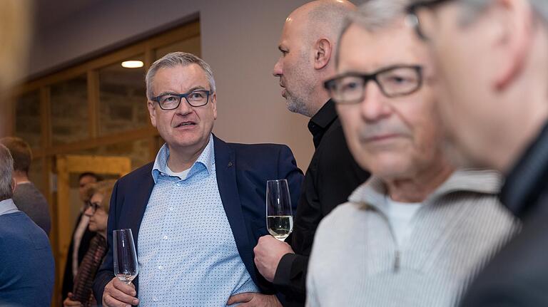 Der Geschäfstführer der Main-Post, David Brandstätter (links), im Gespräch mit Denis Wucherer, Headcoach des Basketball-Bundesligisten s.Oliver Würzburg. Der Geschäfstführer der Main-Post, David Brandstätter (links), im Gespräch mit Denis Wucherer, Headcoach des Basketball-Bundesligisten s.Oliver Würzburg.