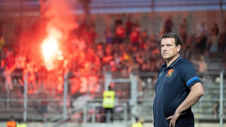 Mit dem prominenten Trainer Andreas Herzog musste der FC Flyeralarm Admira am letzten Spieltag aus der österreichischen Bundesliga absteigen.