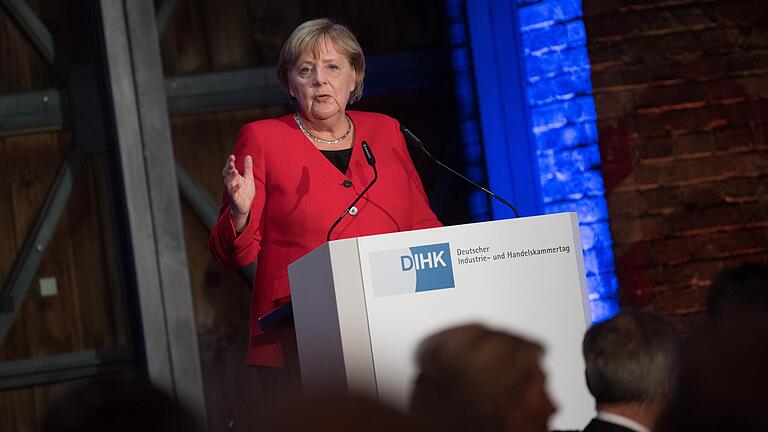 Bundeskanzlerin Angela Merkel (CDU) spricht am Vorabend der DIHK-Vollversammlung.