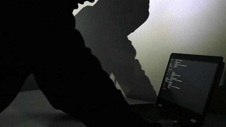 Im Darknet holte sich der 32-Jährige fremde Kundendaten, mit denen er im Internet bestellte. Im Darknet holte sich der 32-Jährige fremde Kundendaten, mit denen er im Internet bestellte.