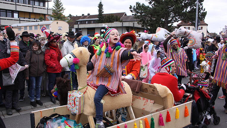 Die Faschingsgruppe Kunterbunt entführte nach Peru.