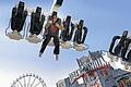 Hoch und schnell: Premiere beim Frühjahrsvolksfest hat die 45 Meter hohe XXL-Schaukel.