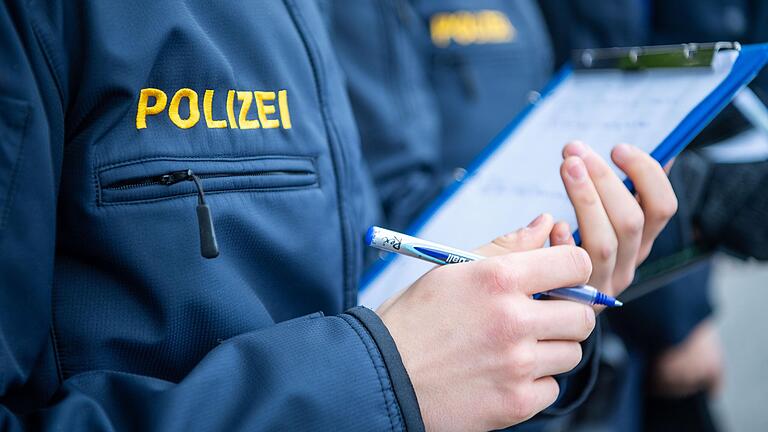 Im Februar beenden im Freistaat mehr als 700 Polizistinnen und Polizisten ihre Ausbildung und werden auf die einzelnen Regionen in Bayern verteilt. Nach Unterfranken kommen 41.