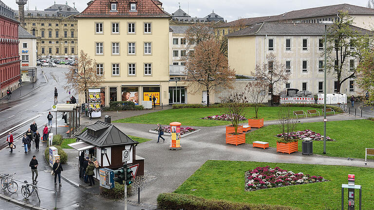 Wie soll der Faulhaber-Platz aussehen? Rollrasen und Bänke sind nur ein Provisorium.&nbsp;