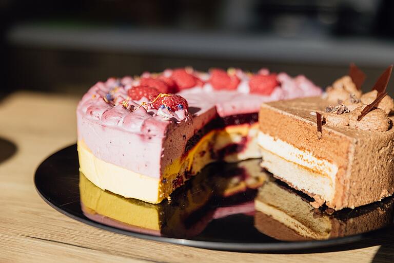 Franzi Schirber ist Konditor-Meisterin: 'Die ganzen Aufstriche, Torten, Kuchen und Granolas machen wir alle selbst.' Franzi Schirber ist Konditor-Meisterin: 'Die ganzen Aufstriche, Torten, Kuchen und Granolas machen wir alle selbst.'