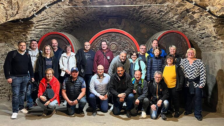 In der Winzergenossenschaft Mayschoss-Altenahr, der ältesten deutschen Winzergenossenschaft, konnten die Besucher aus dem Besengau vorzüglichen Rebensaft aus dem Ahrtal genießen.