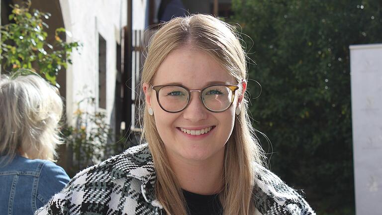 Lisa Schleier aus Gochsheim will bei ihrer Hochzeit die Menschen um sich haben, die ihr wichtig sind. Lisa Schleier aus Gochsheim will bei ihrer Hochzeit die Menschen um sich haben, die ihr wichtig sind.