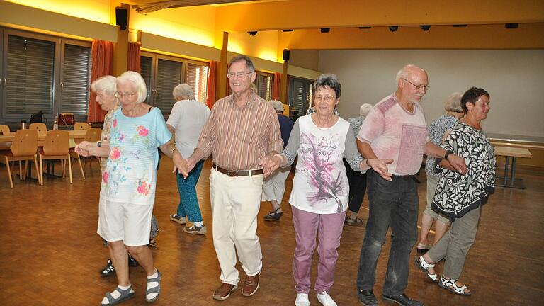 Sich bewegen und Spaß haben, das ist gegeben beim Tanzkreis 'The Old Figure Dance Group' in Schonungen