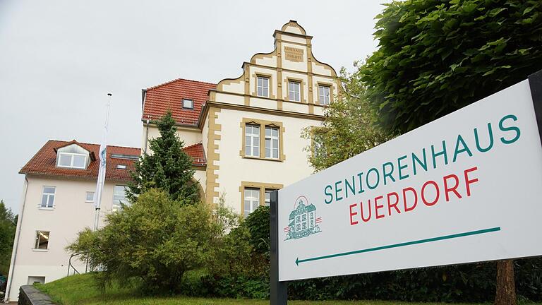 Das Euerdorfer Altenheim präsentiert sich nach einer längeren Umbauphase neu. Foto: Arkadius Guzy - Das Euerdorfer Altenheim präsentiert sich nach einer längeren Umbauphase neu. Foto: Arkadius Guzy Das Euerdorfer Altenheim präsentiert sich nach einer längeren Umbauphase neu. Foto: Arkadius Guzy - Das Euerdorfer Altenheim präsentiert sich nach einer längeren Umbauphase neu. Foto: Arkadius Guzy