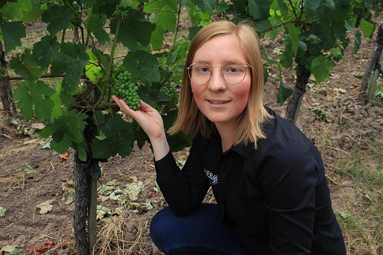 Barbara Auer aus Unterhaid liebt den Wein und hat sich zur Nebenerwerbswinzerin fortgebildet. Barbara Auer aus Unterhaid liebt den Wein und hat sich zur Nebenerwerbswinzerin fortgebildet.