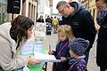 'Wie viele große Gullideckel gibt es in der Spitalstraße?' Am Stand des Familie Mainschleife e.V. warteten viele knifflige Fragen auf die kleinsten Besucher und es gab viele Preise.