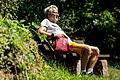 Auf dem Spaziergang oder bei der Wanderung: So eine Bank bietet eine gute Gelegenheit, kurz oder lang eine Pause einzulegen. Im Haßbergkreis gibt es viele Picknickbänke, die zur Rast einladen.&nbsp;