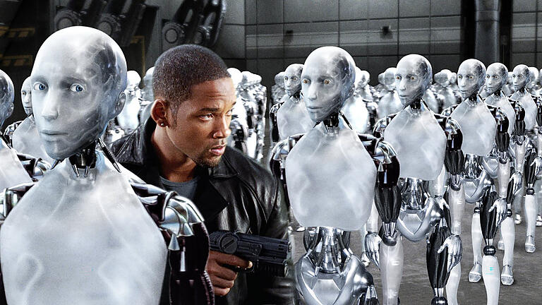 6546013.jpg       -  „I, Robot“, von Isaac Asimov 1950 als Roman geschrieben, 2004 mit Will Smith von Hollywood verfilmt: Im Jahr 2035 erwacht die Künstliche Intelligenz.