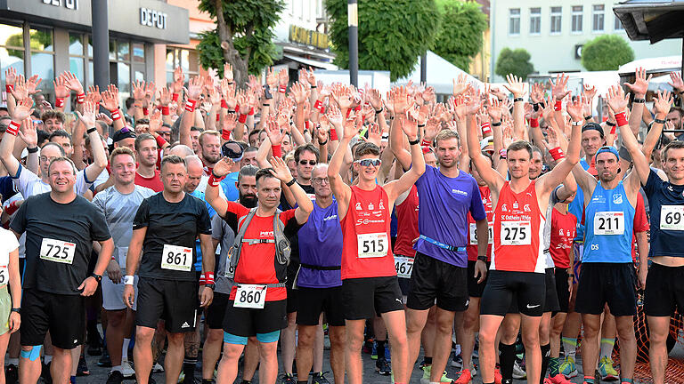 20. Sparkassen Jubiläumslauf: Lauf 5, Hauptlauf-Run (8.650 Meter) Teil I