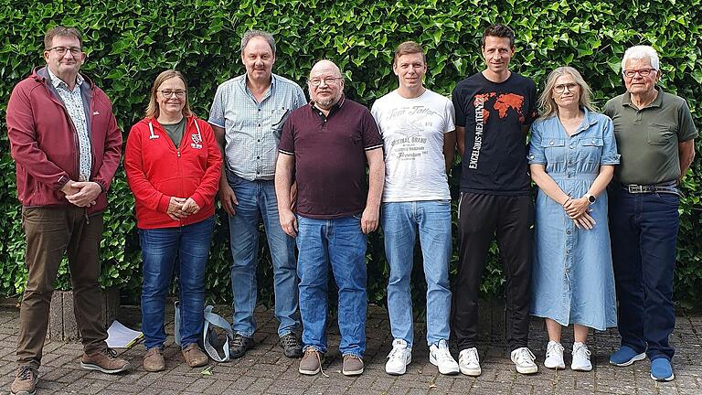 Auf dem Foto zu sehen (von links): Dirk Lorenz, Birgit Kriegbaum, Bernd Kirsch, Matthias Rustler, Andreas Höfling, Nico Schwarzenau, Anja Lippert, Wolfgang Geist.