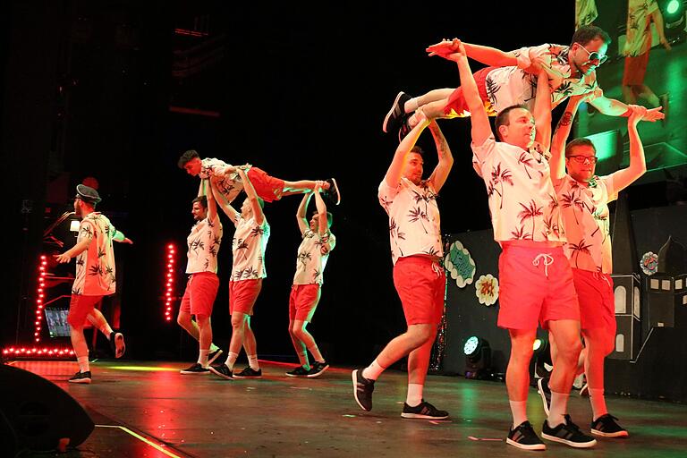Das Männerballett war auf dem Abflug in den Urlaub. Das Männerballett war auf dem Abflug in den Urlaub.