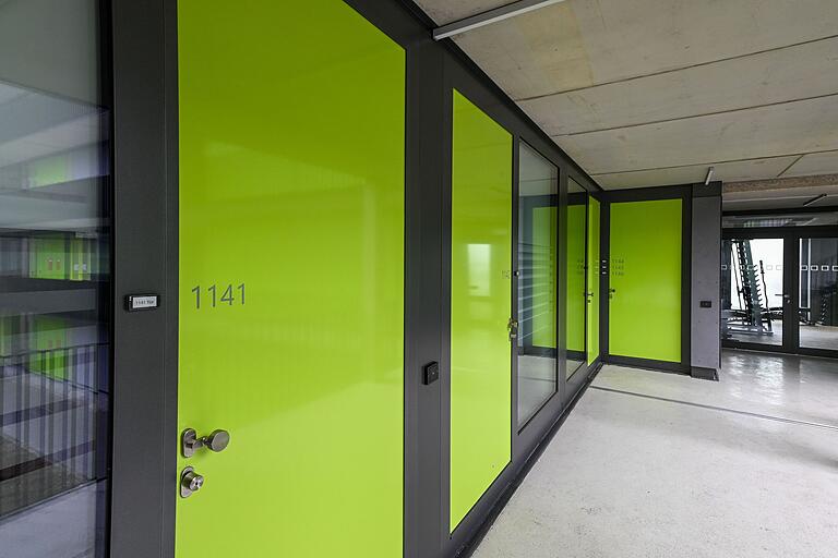 Etliche Einzelapartments und WG-Räumlichkeiten bietet der moderne viergeschossige Bau am Campus Nord. Etliche Einzelapartments und WG-Räumlichkeiten bietet der moderne viergeschossige Bau am Campus Nord.