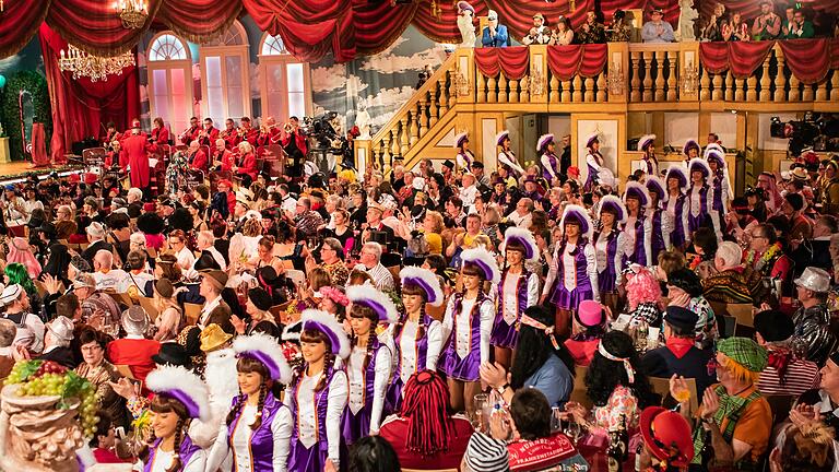 Volle Mainfrankensäle bei der 'Fastnacht in Franken' in Veitshöchheim: So wie hier im Februar 2019 wünschen es sich die Veranstalter auch im kommenden Jahr wieder.