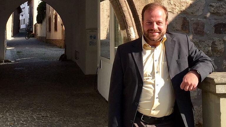 Steffen Malzer trat 2020 ohne Gegenkandidat an und eroberte mit 91 Prozent das Ostheimer Rathaus. Steffen Malzer trat 2020 ohne Gegenkandidat an und eroberte mit 91 Prozent das Ostheimer Rathaus.