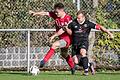 Beherzter Zweikampf zwischen Kickers-Akteur Moritz Ludwig (links) und Rottenbauers Christian Tutschku. Mehr Bilder vom Stadtderby finden Sie im Internet unter mainpost.de/sport.