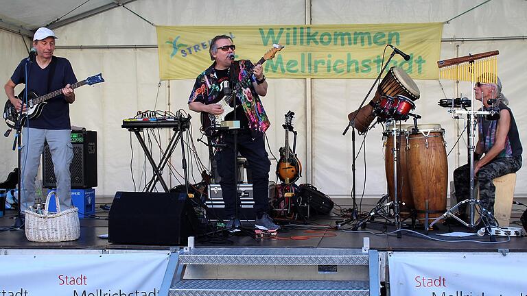 Das Trio Frankinelli sorgte mit Livemusik für Stimmung. Das Trio Frankinelli sorgte mit Livemusik für Stimmung.