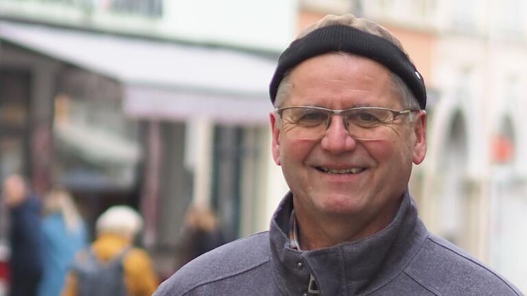 Christoph Keller schaut die 'Fastnacht in Franken', wenn es gerade passt. Aber wichtig ist es ihm nicht. Christoph Keller schaut die 'Fastnacht in Franken', wenn es gerade passt. Aber wichtig ist es ihm nicht.