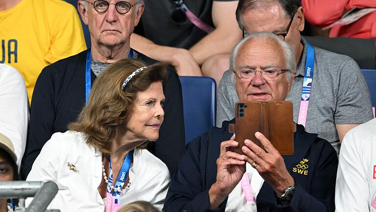 Paris 2024 - Tischtennis       -  König Carl XVI. Gustaf und Königin Silvia ließen sich Bolls Abschied nicht entgehen.
