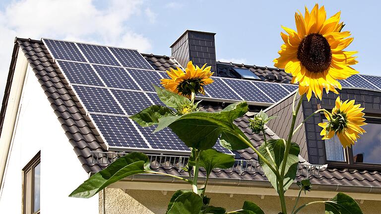 Solaranlagen auf dem eigenen Dach können sich lohnen. Die Stadt hat ein Solarkaster erstellt, in dem sich alle Schweinfurter anschauen können, ob ihr Dach für eine Photovoltaikanlage geeignet ist.