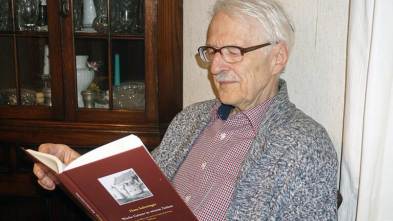 Autor Hans Schwinger präsentierte sein neuestes Buch.