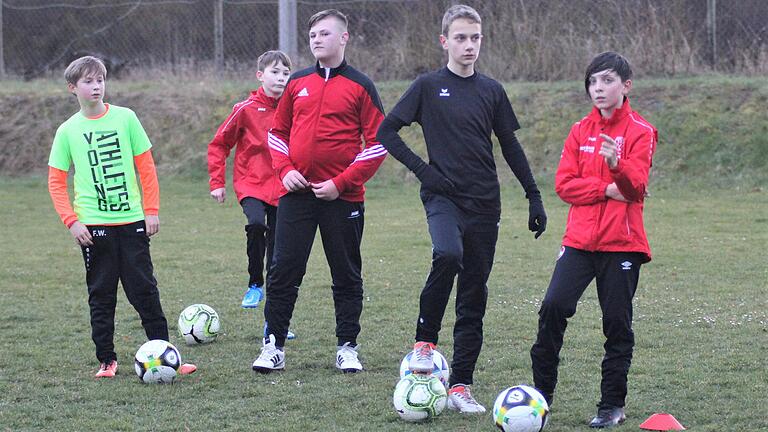 Ein seltenes Bild: Beim FC Gerolzhofen durften die Fußball-Junioren&nbsp;dieser Tage erstmals seit Monaten wieder im Freien trainieren.