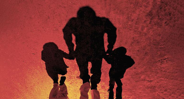 Ein aus Afghanistan stammender Vater hat seine beiden Kinder entführt. Die Mutter aus Höchberg suchte verzweifelt nach Hilfe. Ein aus Afghanistan stammender Vater hat seine beiden Kinder entführt. Die Mutter aus Höchberg suchte verzweifelt nach Hilfe.
