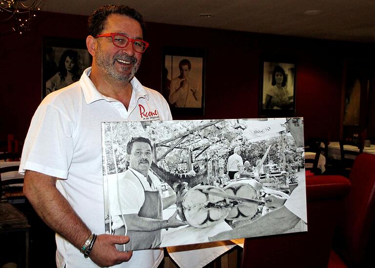 Dieses Bild von Giovanni Picone ist vor sechs Jahren entstanden, kurz bevor er sein Restaurant in der Stadthalle in Gerolzhofen geschlossen hat. Dieses Bild von Giovanni Picone ist vor sechs Jahren entstanden, kurz bevor er sein Restaurant in der Stadthalle in Gerolzhofen geschlossen hat.