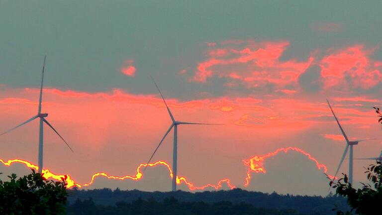 Liefert Strom für die Bevölkerung von Haßfurt und zur Erzeugung von grünem Wasserstoff: Der Windpark im Sailershäuser Wald. Liefert Strom für die Bevölkerung von Haßfurt und zur Erzeugung von grünem Wasserstoff: Der Windpark im Sailershäuser Wald.