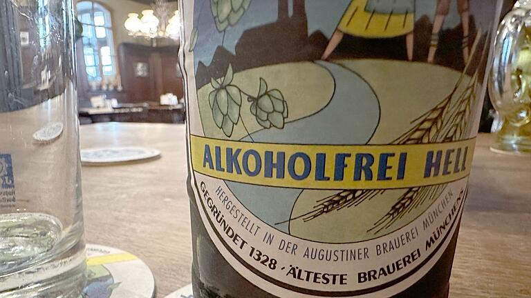 Alkoholfreies Bier - Prost: Die Augustiner-Brauerei hat mit ihrem „Alkoholfrei Hell” viel Aufsehen erregt. Alkoholfreies Bier - Prost: Die Augustiner-Brauerei hat mit ihrem „Alkoholfrei Hell” viel Aufsehen erregt.