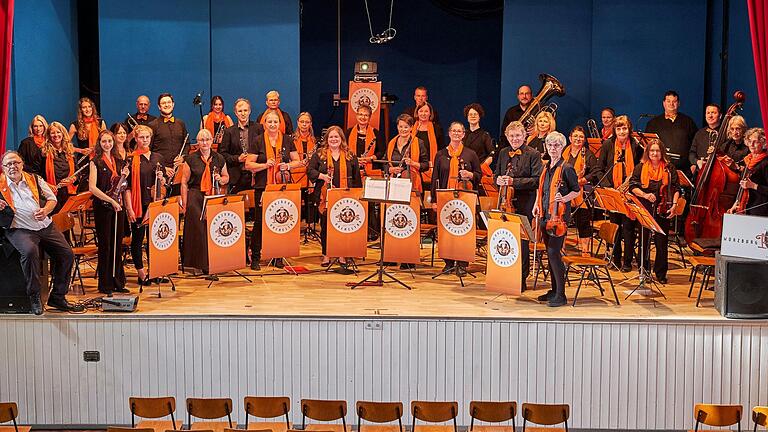 Würzburg Pops Orchestra beim Jubiläumskonzert.