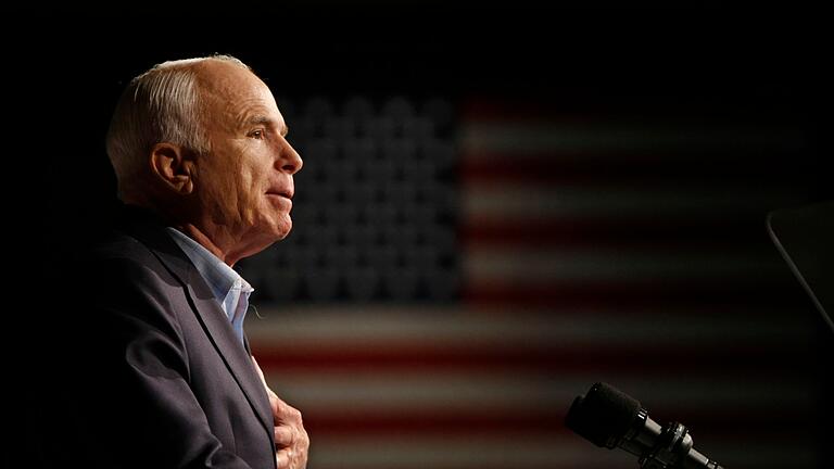 Sohn des Republikaners McCain stellt sich hinter Harris       -  John McCain war einer der größten innerparteilichen Kritiker Trumps. (Archivbild)
