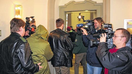 Medienrummel: An jedem Tag im Mordprozess gegen Mehmet Ö. am Landgericht Schweinfurt gab es ein enormes Medieninteresse.