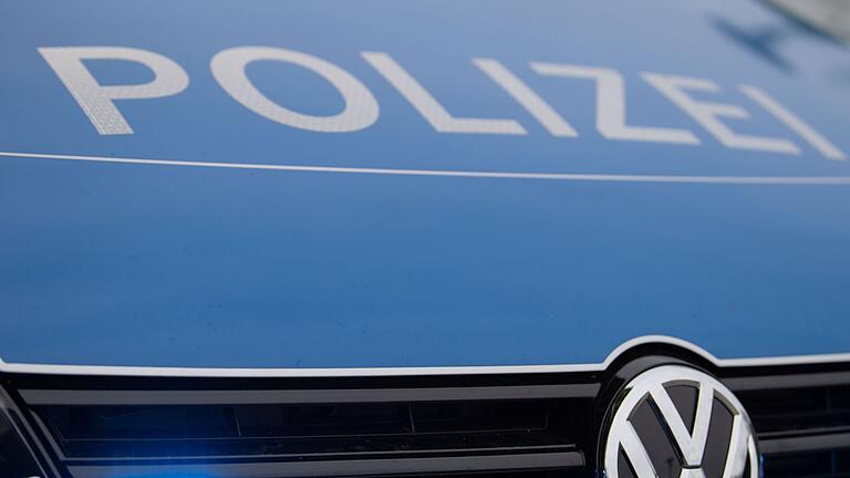 Polizei - Symbolbild       -  Die Polizei hat in Oberbayern mehrere Wohnungen wegen des Verdachts des Besitzes der Kinderpornografie durchsucht. (Symbolbild)