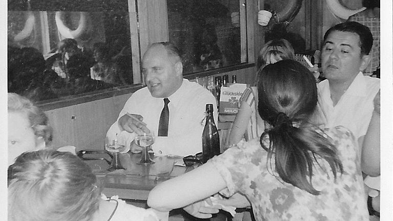 Schulleiter Alfons Adelberger und Konrektor Johann Hopp (rechts)