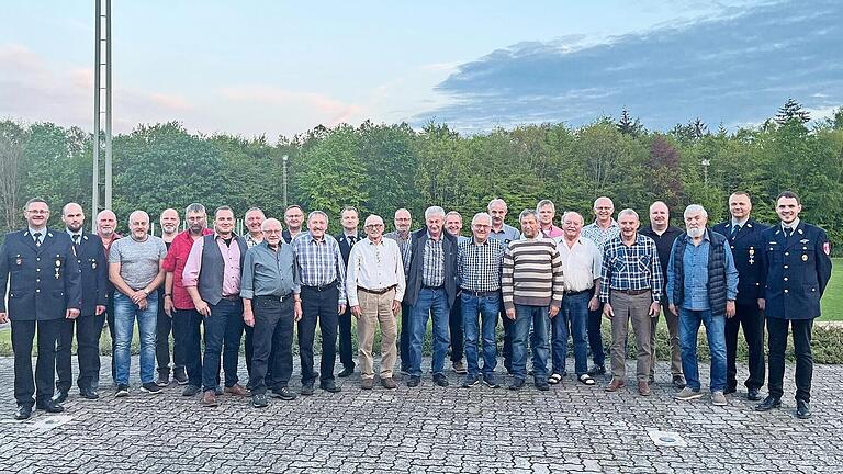 Die Freiwillige Feuerwehr Waldfenster ehrte treue Mitglieder.       -  Die Freiwillige Feuerwehr Waldfenster ehrte treue Mitglieder.