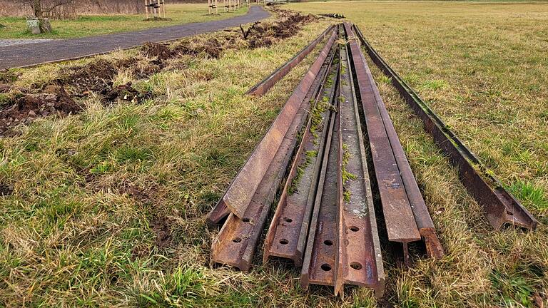 Die Bahngleise am Kirkhamweg werden aktuell entfernt. - Die Bahngleise am Kirkhamweg werden aktuell entfernt. Die Bahngleise am Kirkhamweg werden aktuell entfernt. - Die Bahngleise am Kirkhamweg werden aktuell entfernt.