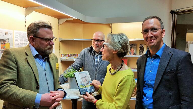 Karl Schenk Graf von Stauffenberg (links) in der Runde mit Adelheid Zimmermann (FDP), Stefano Pettinella (rechts, Freie Bürger) und Gerhard Fläschner. Foto: Evelyn Seyler-Thomsen - Karl Schenk Graf von Stauffenberg (links) in der Runde mit Adelheid Zimmermann (FDP), Stefano Pettinella (rechts, Freie Bürger) und Gerhard Fläschner. Foto: Evelyn Seyler-Thomsen Karl Schenk Graf von Stauffenberg (links) in der Runde mit Adelheid Zimmermann (FDP), Stefano Pettinella (rechts, Freie Bürger) und Gerhard Fläschner. Foto: Evelyn Seyler-Thomsen - Karl Schenk Graf von Stauffenberg (links) in der Runde mit Adelheid Zimmermann (FDP), Stefano Pettinella (rechts, Freie Bürger) und Gerhard Fläschner. Foto: Evelyn Seyler-Thomsen