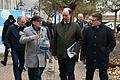 Verkehrsminister Winfried Hermann (links), Bürgermeister Lukas Braun (mitte) und Landrat Christoph Schauder in Lauda.